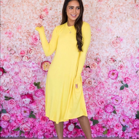 Yellow midi dress with pockets - Picture 1 of 4